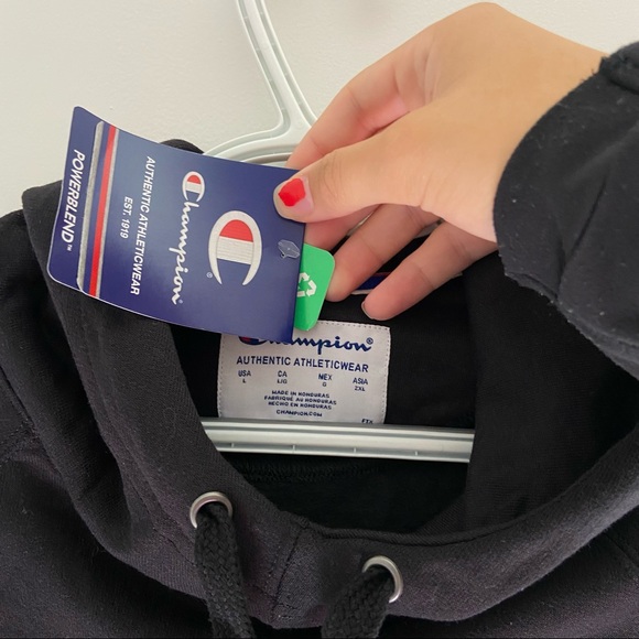 Black Champion Sweatshirt ♡ - Picture 3 of 3